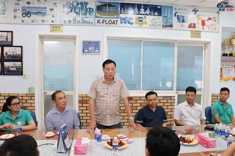 Đại diện PVOIL phát biểu tại lễ bàn giao
